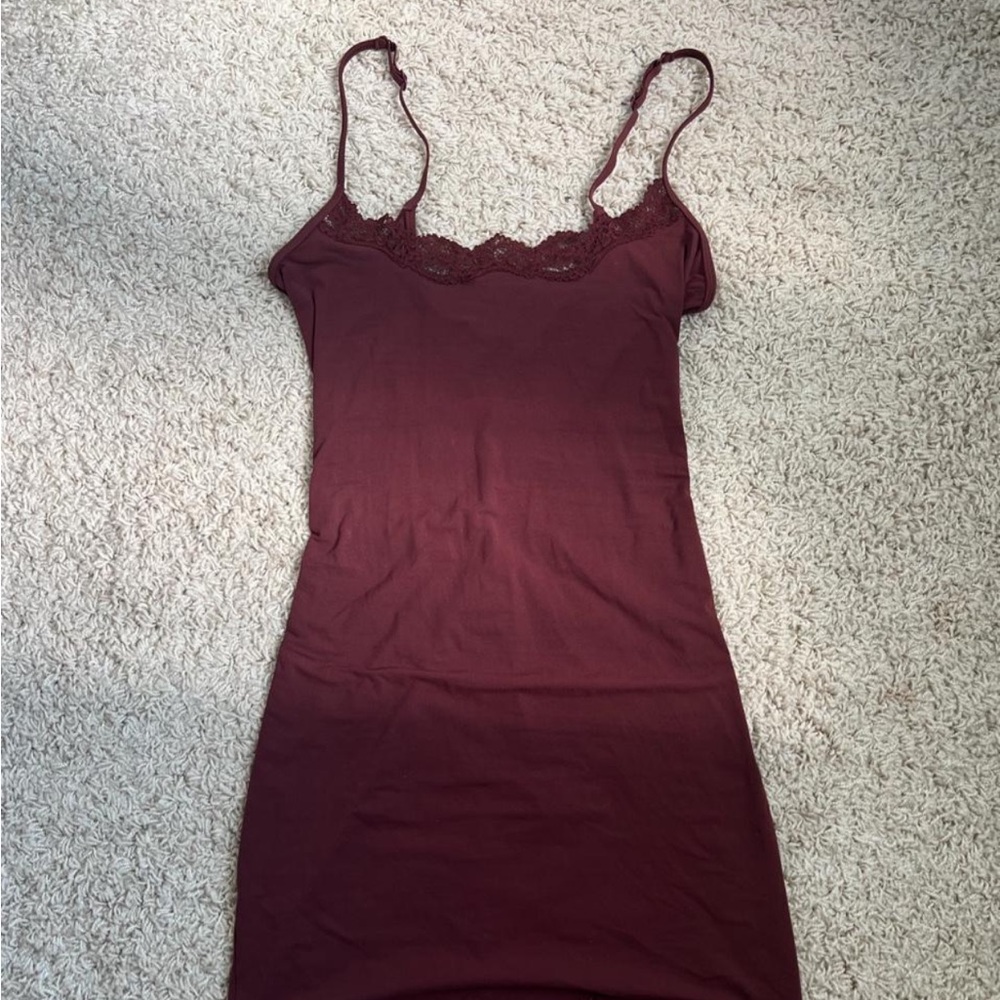 skims Lace Trim Cami Slip Dress - Burgundy